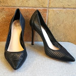 Vince Camuto Black Leather size 7 in Style Caila